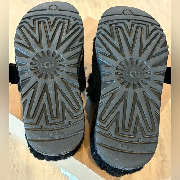 UGG Flufflita Black Slide Shoe, 7 - Picture 9 of 15